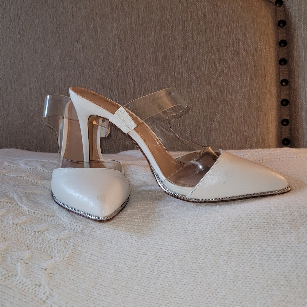 BCBG white heels mule